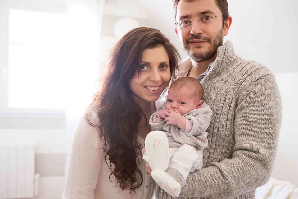 photo d'un nouveau né avec ses parents